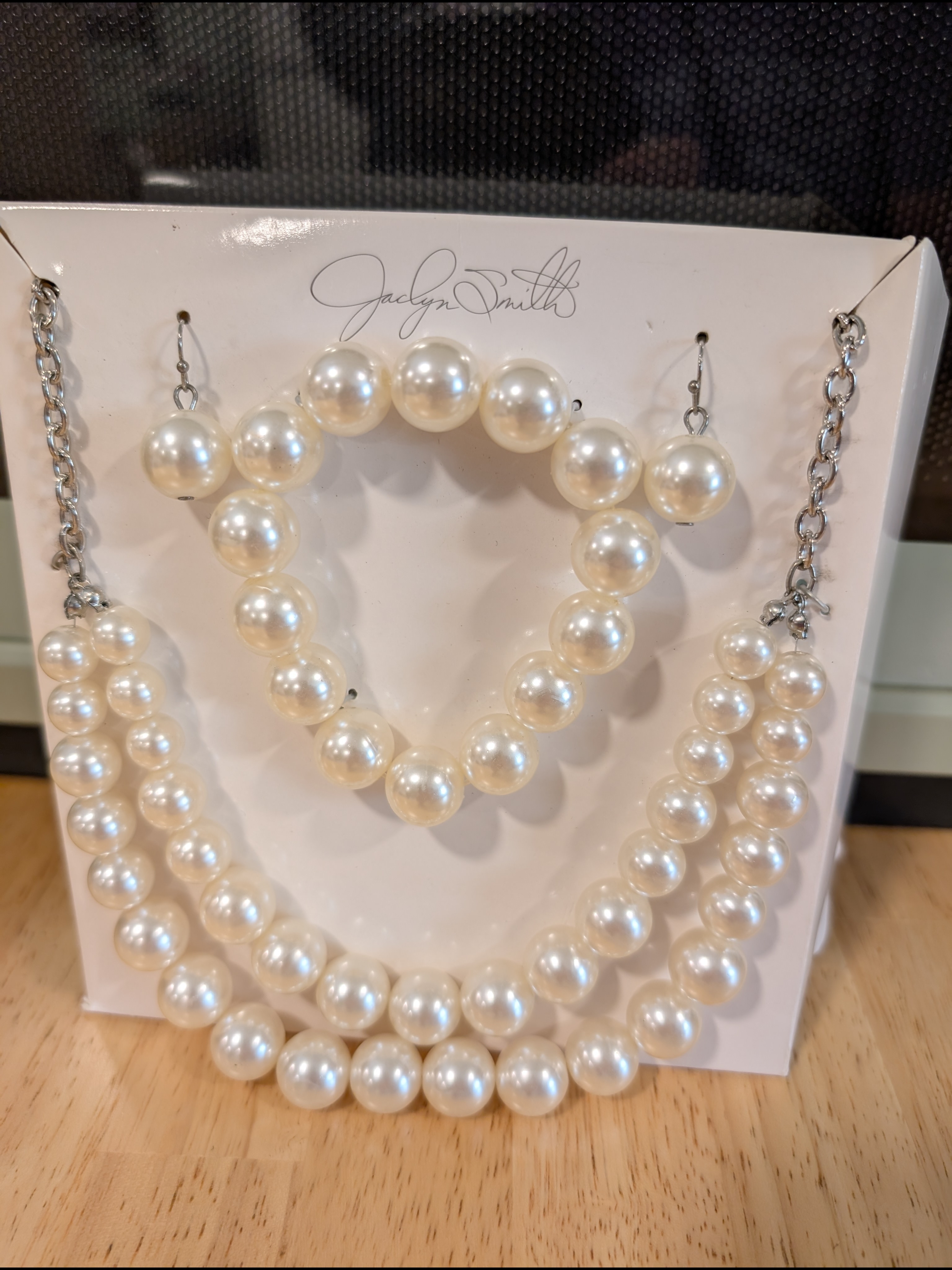 Jaclyn Smith Pearl Faux Pearl White Necklace, Bracelet & Drop Earring Set